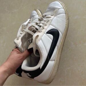 Nike White and Black Retro Sneakers